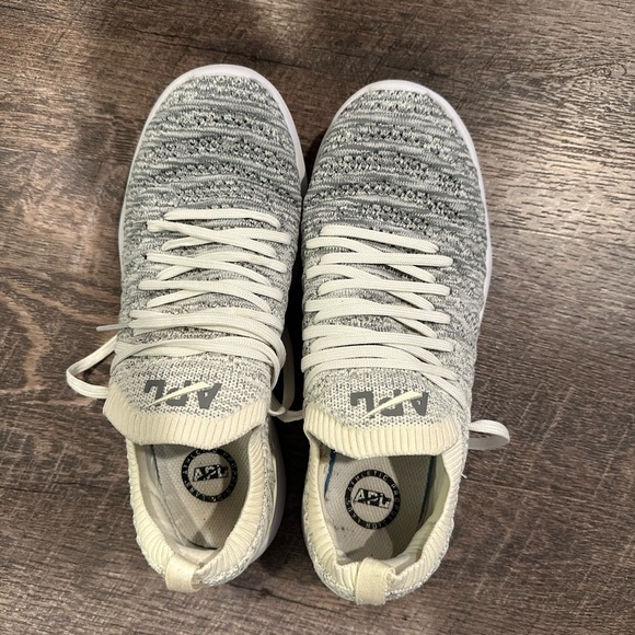 APL TechLoom Wave Sneaker in Pristine, Heather Grey & Ombre - Picture 4 of 13